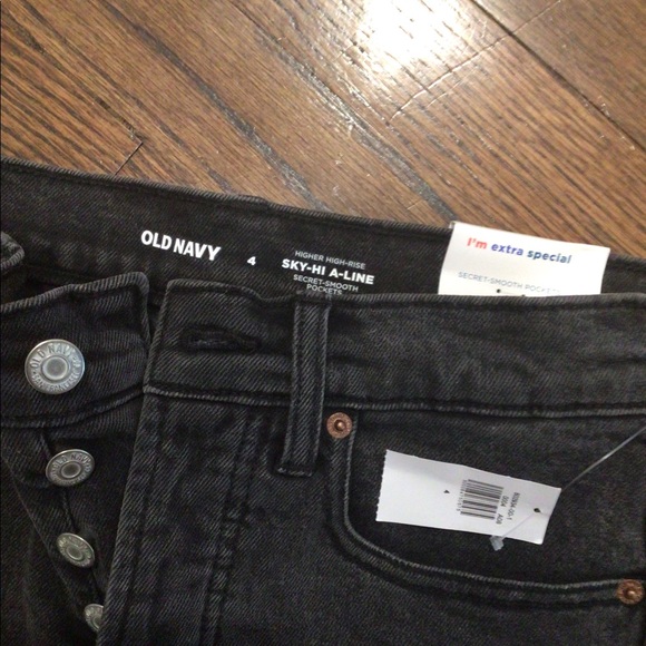 Old navy sky hi a-line shorts size 4 - Picture 2 of 3